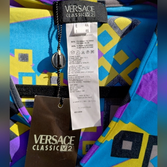 NWT VERSACE Classic V2 Colorful Y2K Vintage Geometric Print Top - Picture 7 of 10